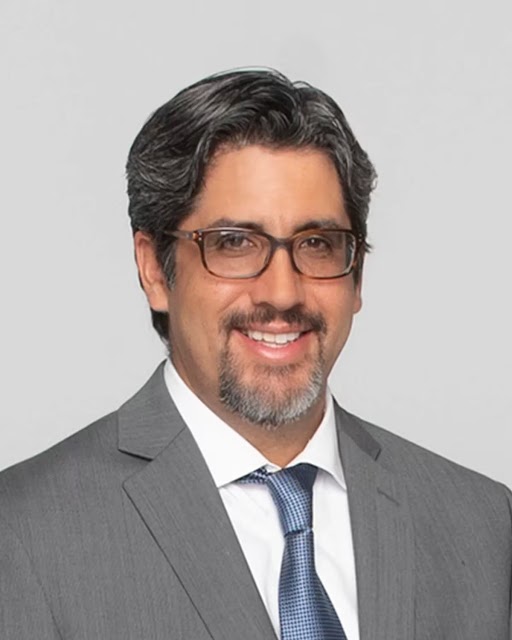 Dr. Eduardo Mireles-Cabodevila